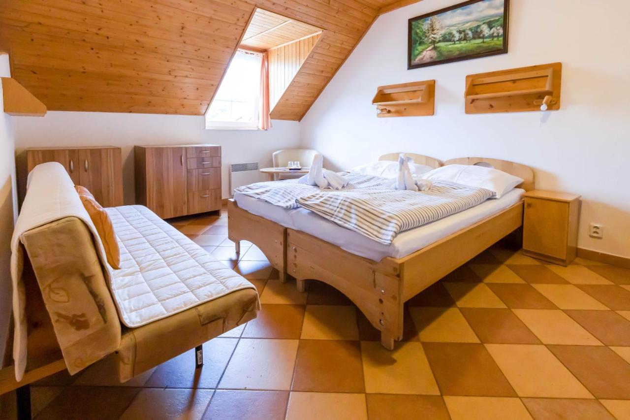 Horsky Hotel Rajska Bouda Malenovice  Екстериор снимка